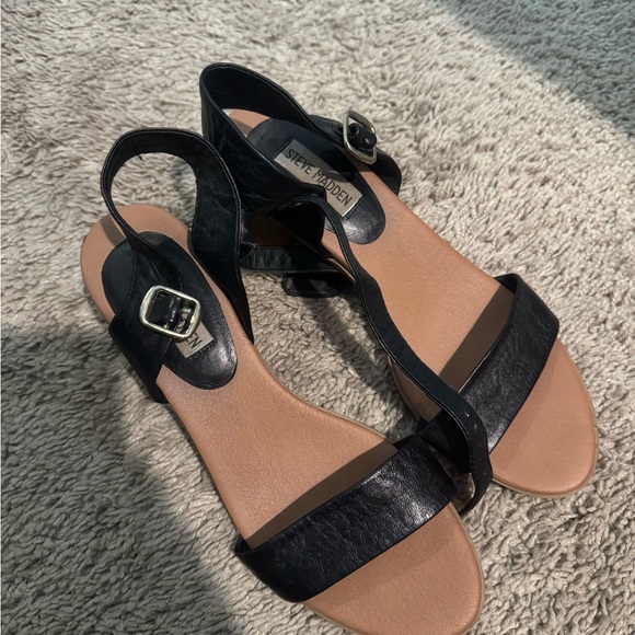 Steve Madden Black and Tan Women's Sandals - Picture 1 of 1
